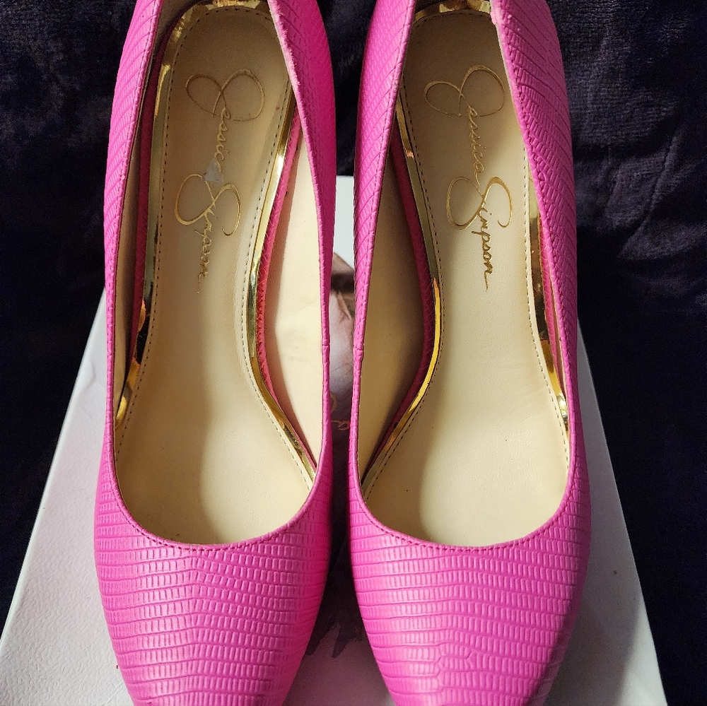 NEW JESSICA SIMPSOM PLATFORM PUMPS SIZE 9 HIGH HEEL